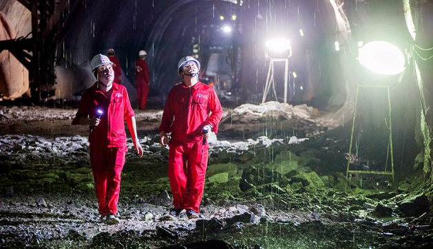 环球在线新闻 中老铁路高地热地质隧道建设取得突破 ——通达隧道正洞进口与1号斜井贯通