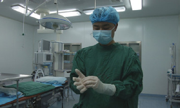 云南省保山市龙陵县人民医院麻醉科首次推广无接触式戴手套