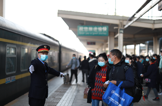 元旦假期首日：云南17.5万人乘火车出行 增长13.6%