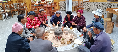 凤庆县琼英古树茶专业合作社给老人不一样的重阳节