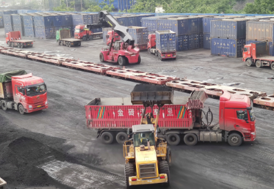 云南：铁路优化运力抢运电煤保障节日供给