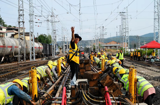 云南：滇西铁路“旱码头”升级改造完成