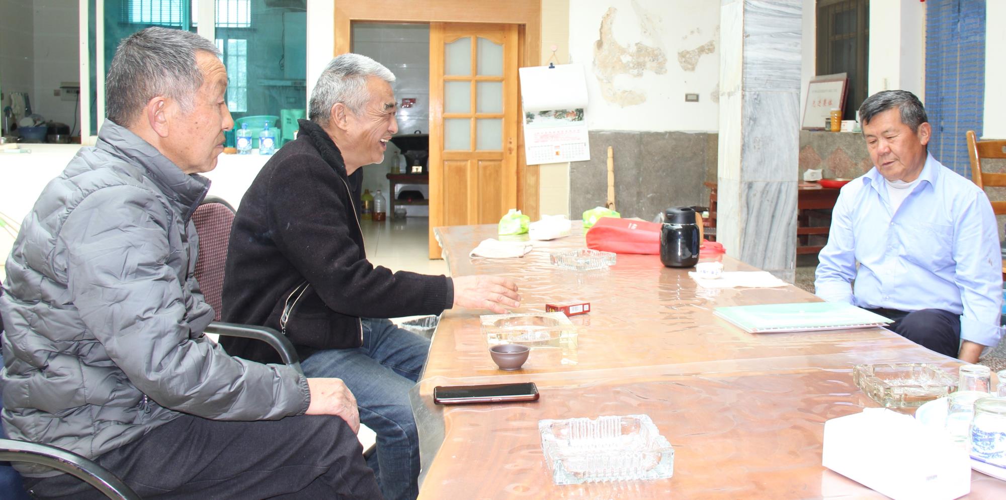 云南祥云县关爱退役军人协会到第三活动组调研