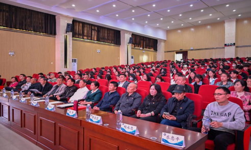 云南举办“百年红色报纸展进校园暨云南省大专院校学生红色经典朗诵大赛