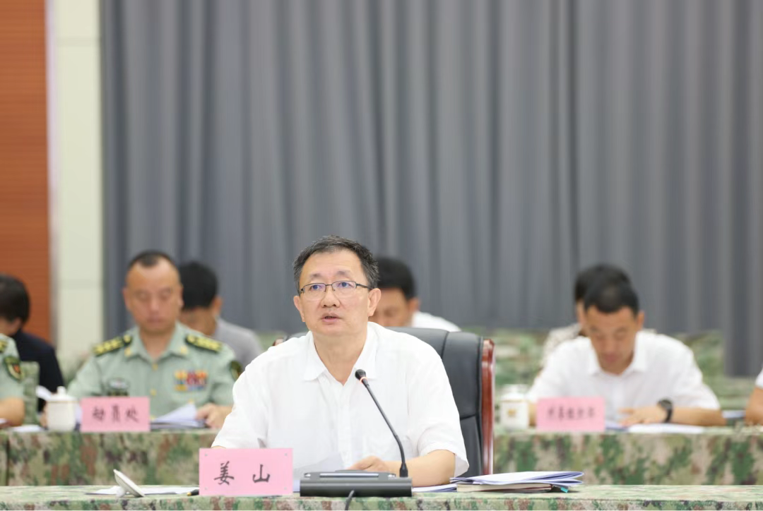 德宏州委议军会议暨德宏军分区党委第一书记现场办公会召开