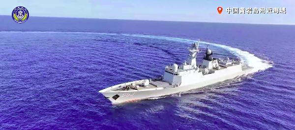 中国人民解放军南部战区位黄岩岛领海领空及周边区域组织战备警巡