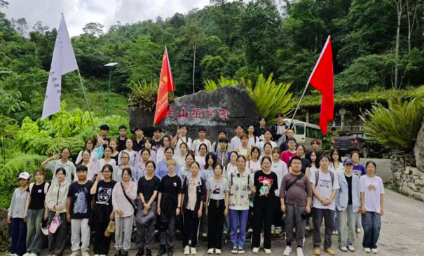 云南中医药大学2025年暑期“三下乡”社会实践活动风采展示
