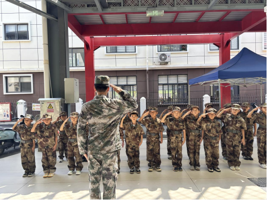 迎晖社区“戎光”先锋志愿服务队 用“心”服务谱“新”篇