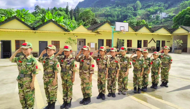 麻栗坡英雄营地：沉浸式国防夏令营，让红色基因在孩子心中“活”起来
