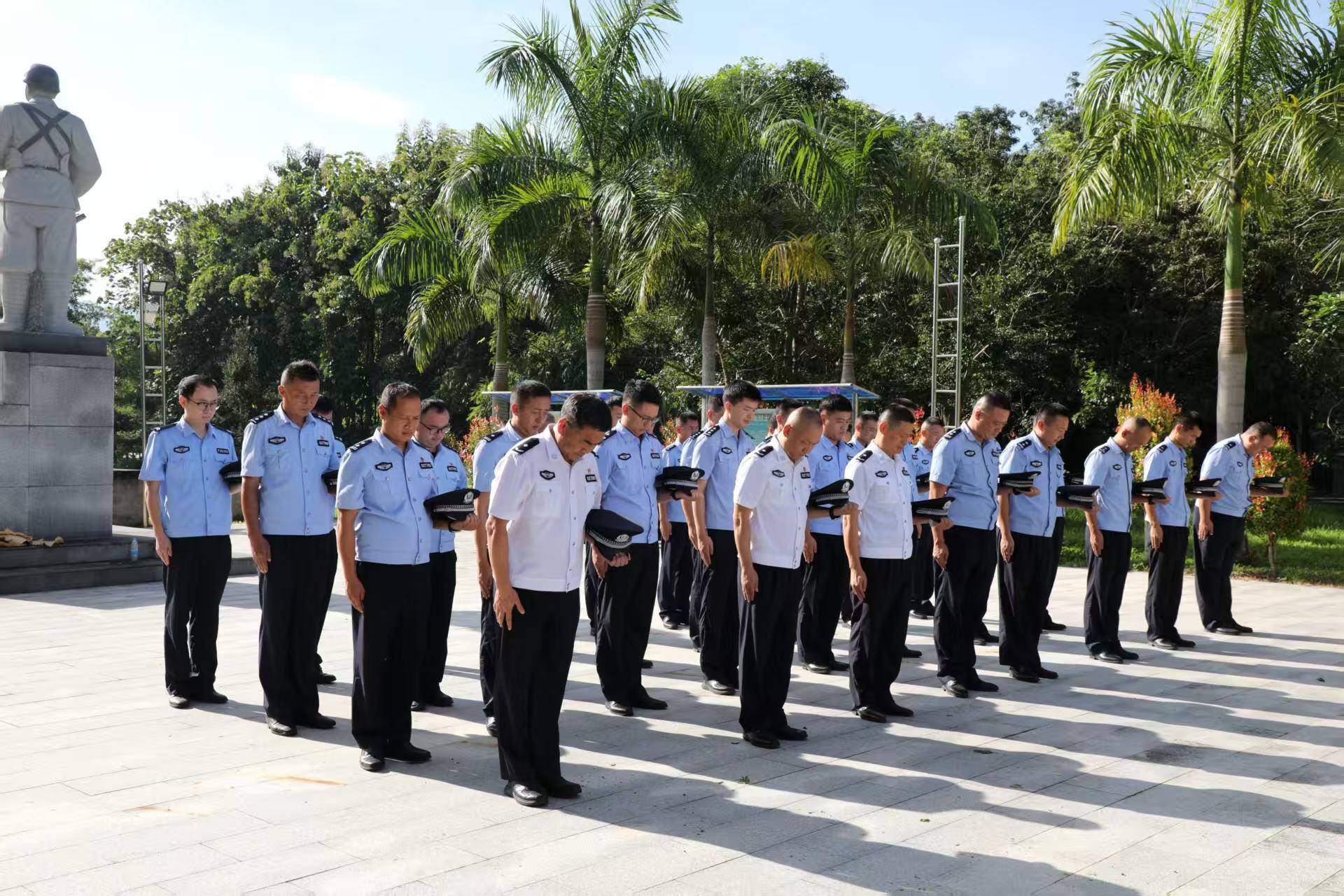 铁血丹心祭英烈 忠诚无悔护澜湄 ——云南省公安厅水上巡逻总队开展烈士纪念日主题党日活动