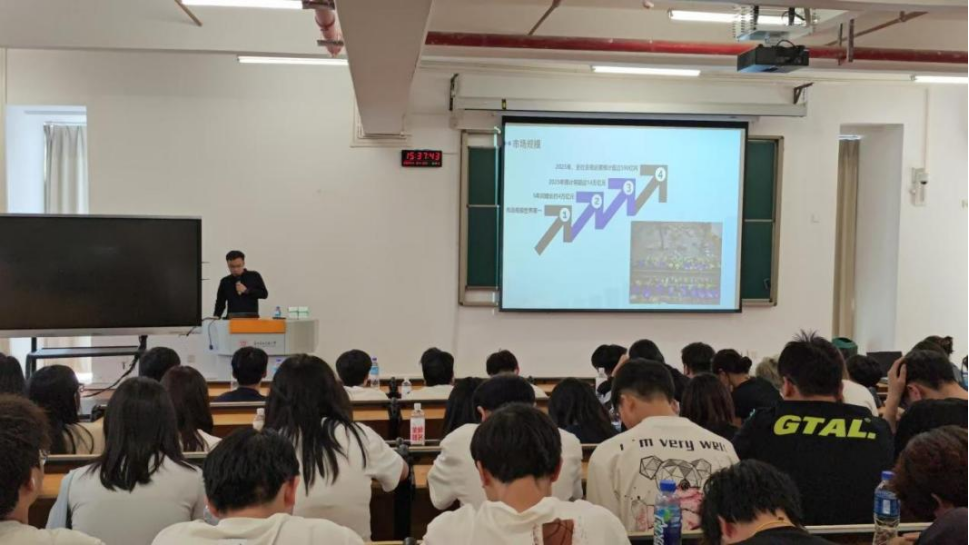 虚拟仿真技术在物流行业的应用探讨
