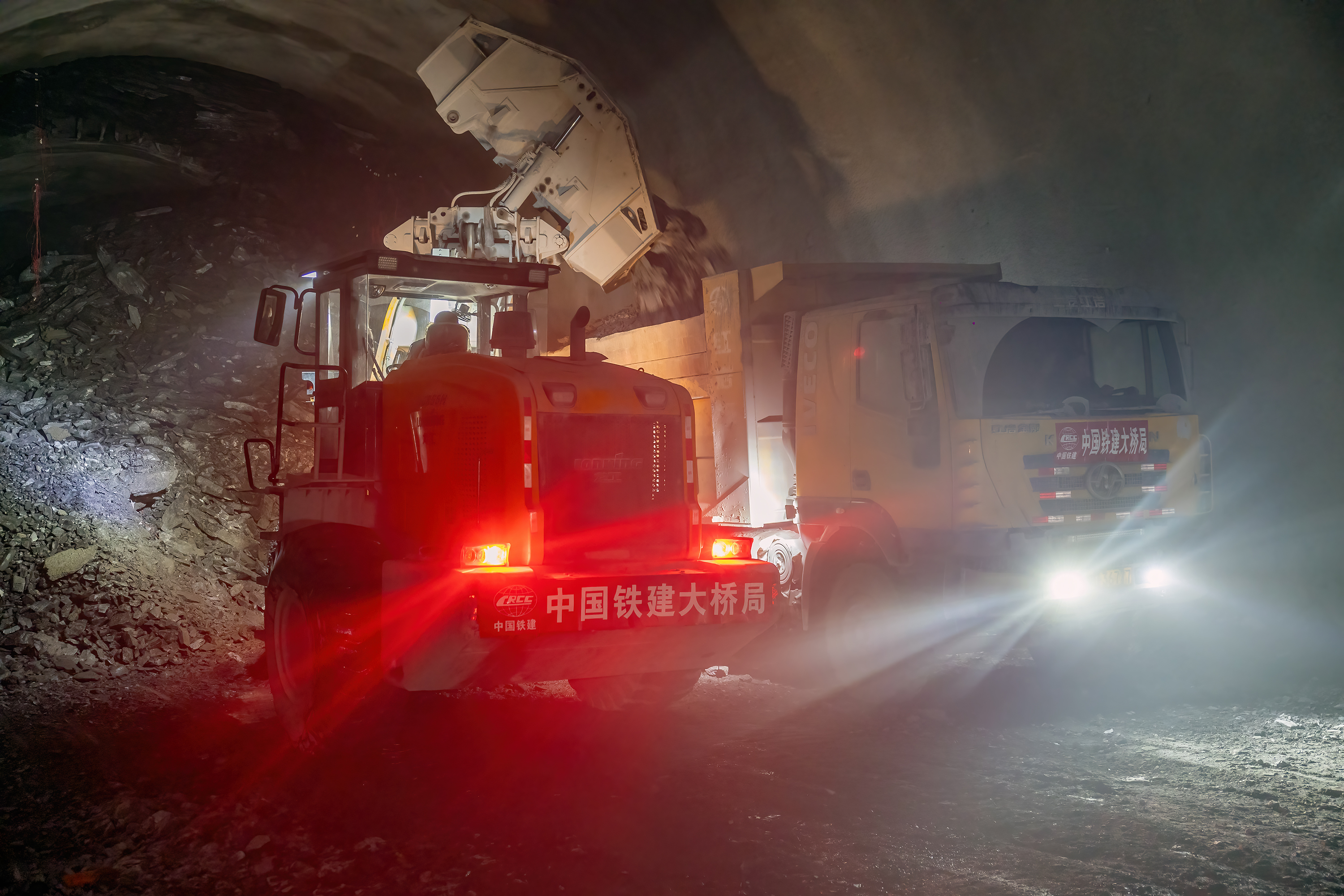 渝昆高铁最长隧道贯通，多项技术获国家专利