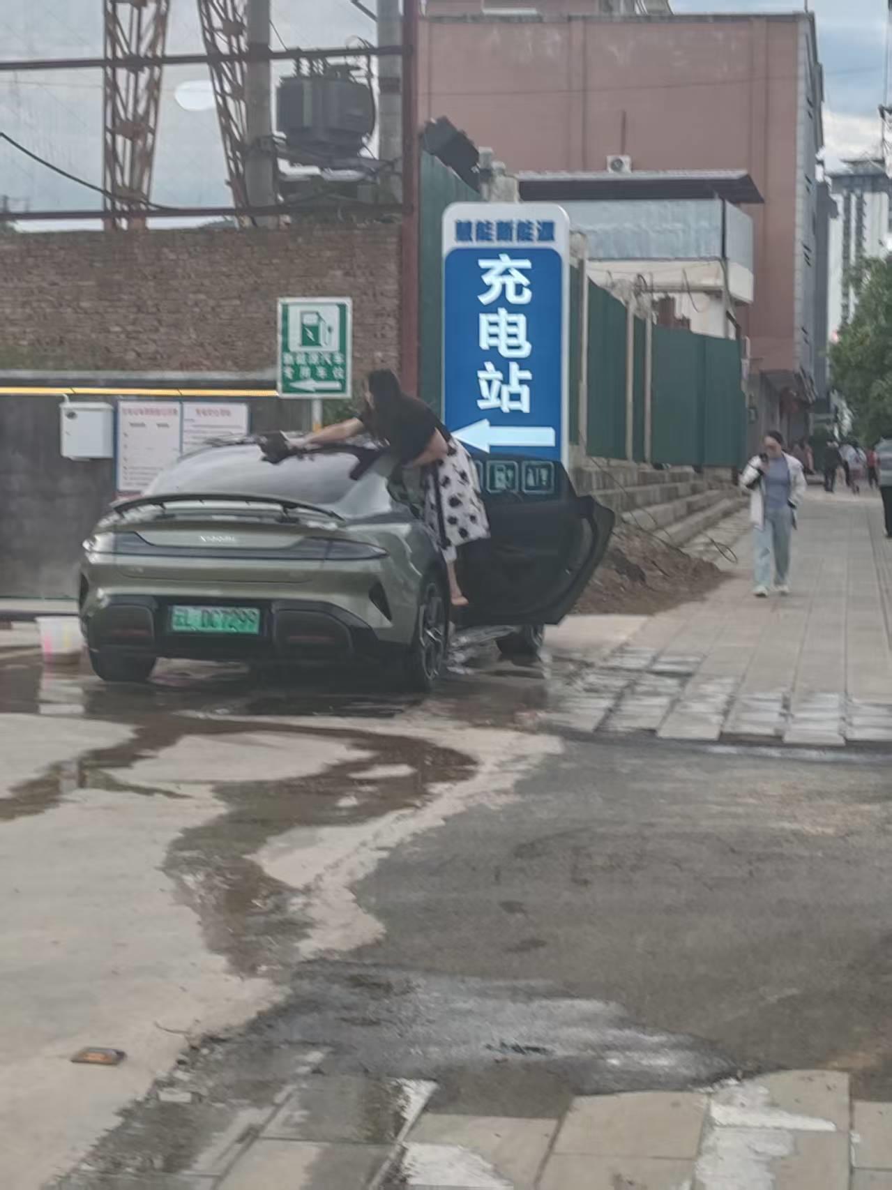 云南祥云县持续推进新能源汽车充电桩项目建设