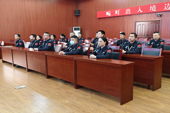 畹町边检站执勤队开展“赋能安全出行 共筑平安防线”主题党日活动