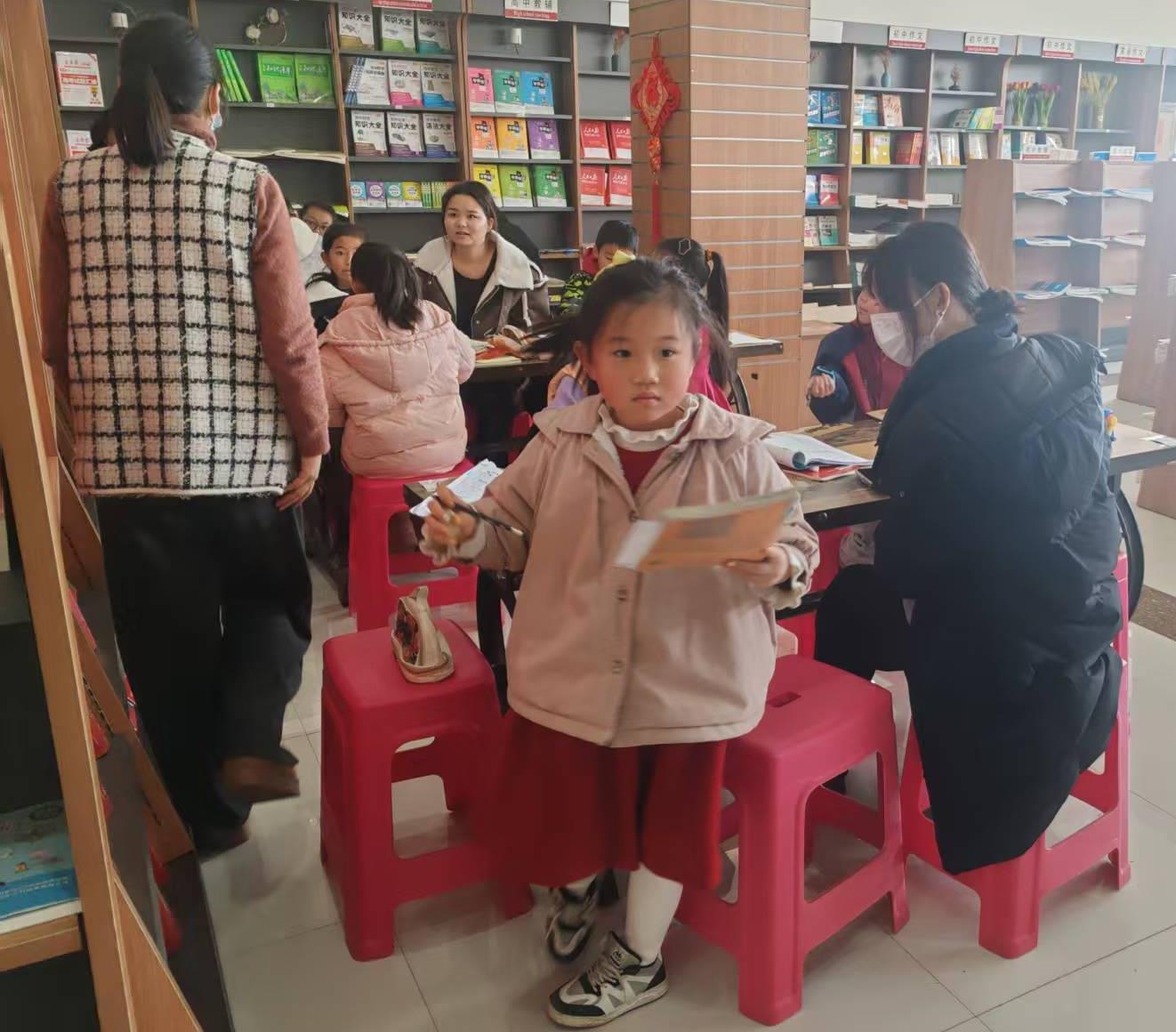 云南祥云县把农家书屋建成助力乡村振兴的乐园