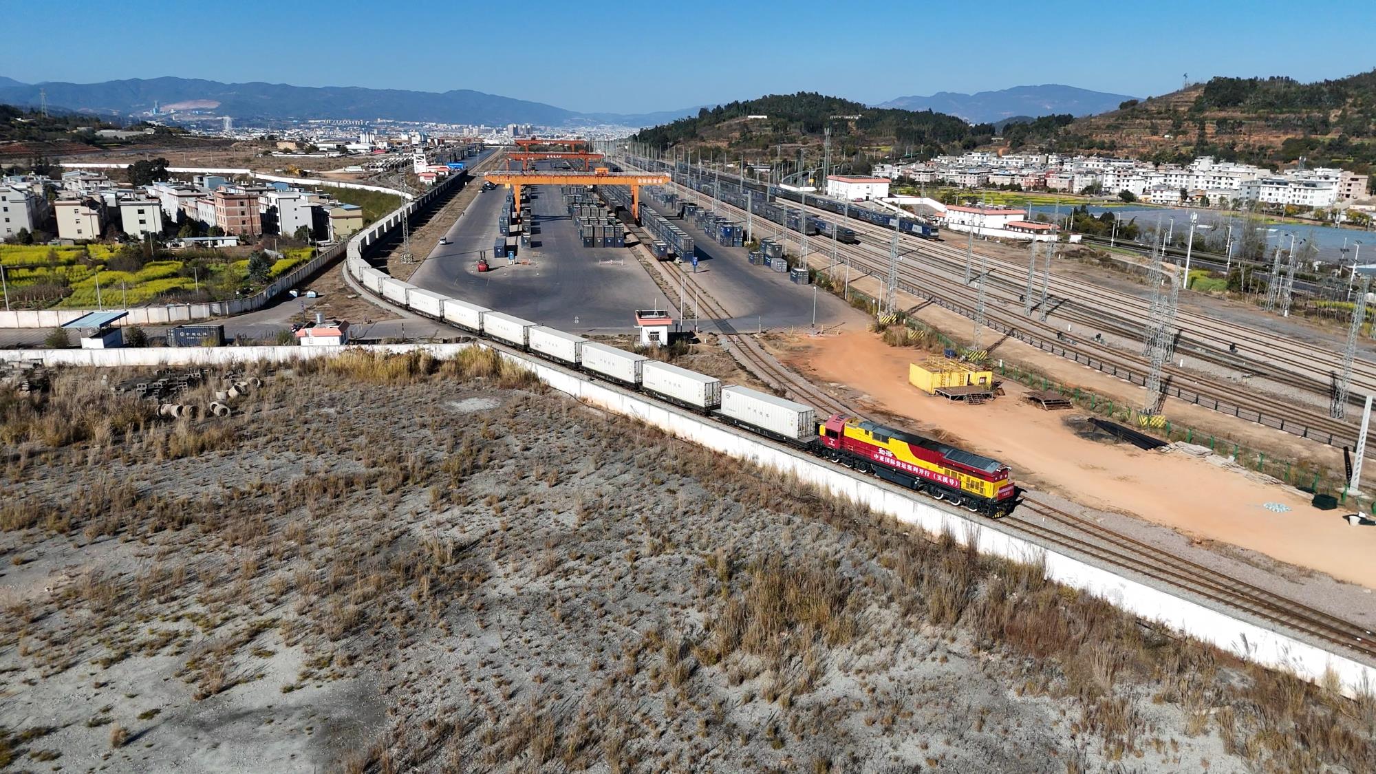 云南：中老铁路新增4趟中亚班列，首趟今天始发！