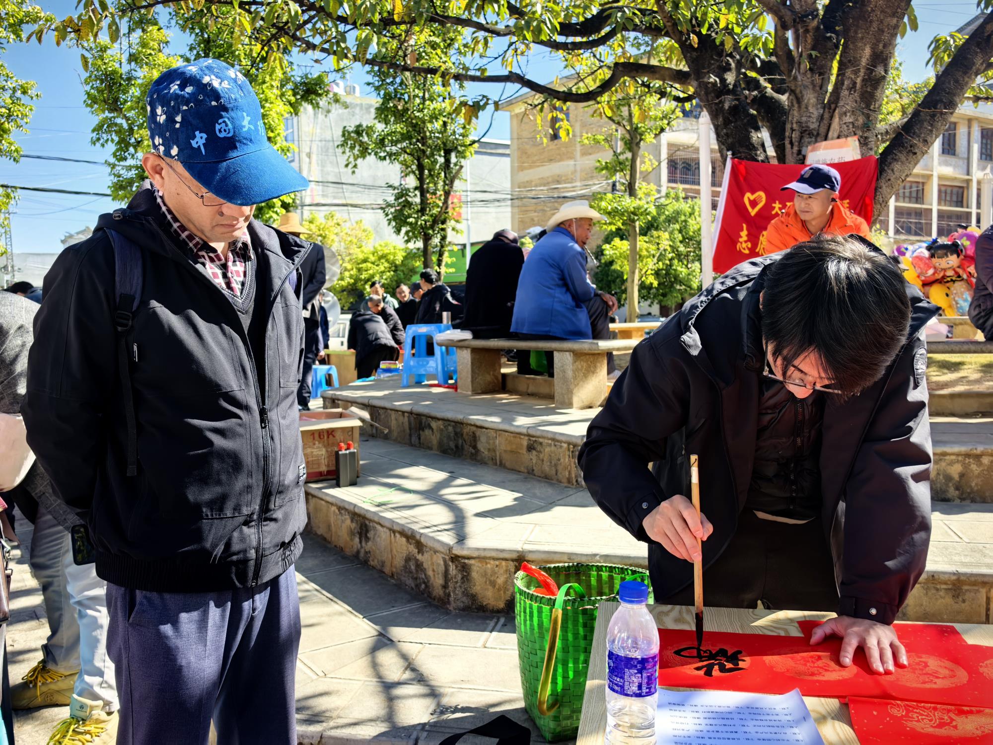 笔墨传情暖乡野 红色基因润心田