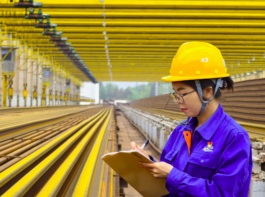 渝昆高铁长钢轨焊接保供忙  预计今年4月份完成