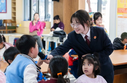 童心浸润法治阳光：“小太阳”变身“小小检察官”