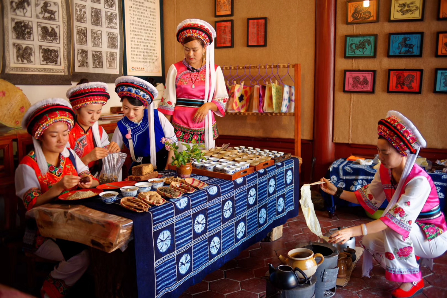 云南民族村启动“花漾宠爱月”主题惠民活动