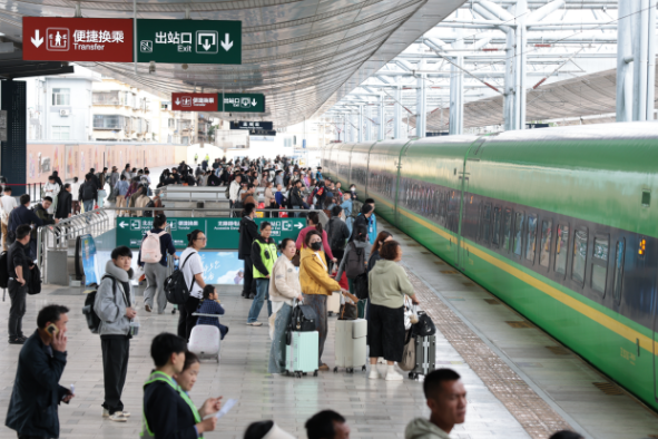 中老铁路发送旅客突破7000万人次