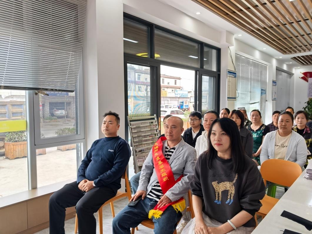 云南祥云县卧龙社区组织收看庆祝中国共产党成立105周年大会