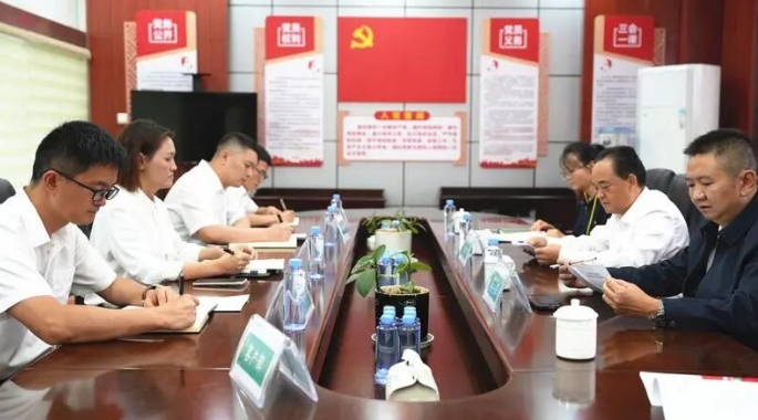 王树忠调研金融行业发展时强调：要激活金融引擎 聚力赋能丘北高质量发展