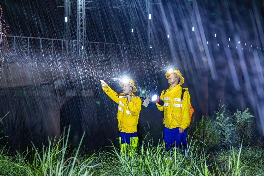 中老铁路国内段唯一Ⅱ级防洪地点K128见闻：长路何以渡风雨