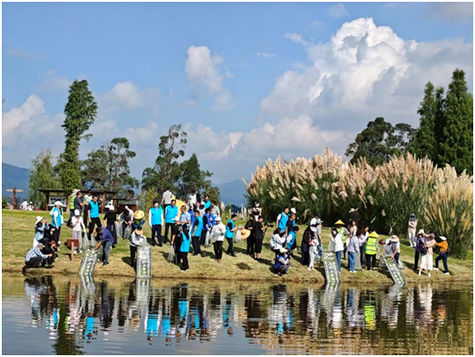 “从高山到大海—九九公益节・滇池土著鱼增殖放流”活动顺利举办